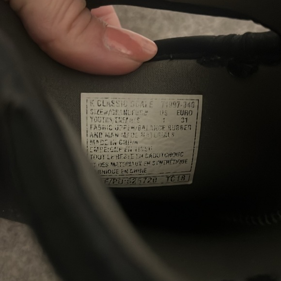 Boys size 1 bogs classic scale (-30) waterproof - Picture 3 of 4